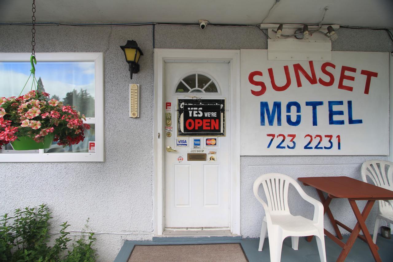 Sunset Motel ポート・アルバーニ エクステリア 写真