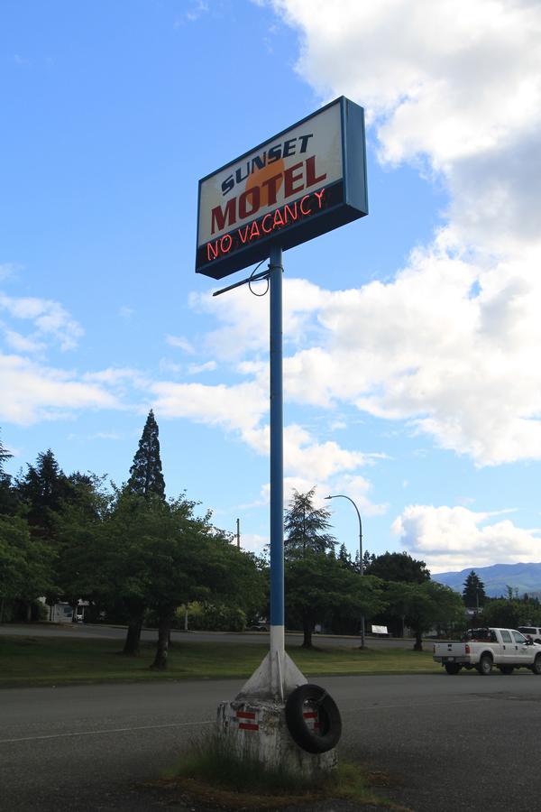 Sunset Motel ポート・アルバーニ エクステリア 写真